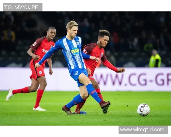 沙尔克04凭借顽强表现，逼平弗赖堡，守住不败金身！