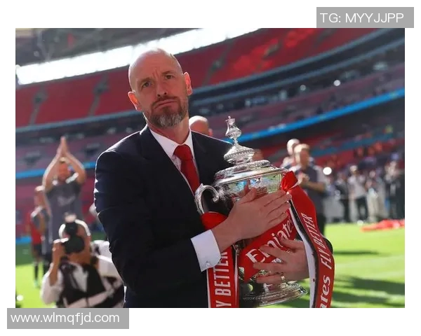 英超球队曼联击败曼城获得胜利，重夺联赛冠军希望！