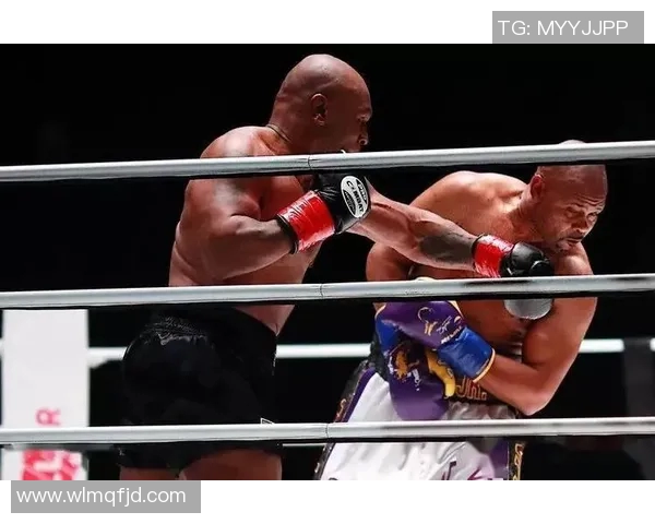 泰森与琼斯巅峰对决视频直播全程回顾精彩瞬间不容错过