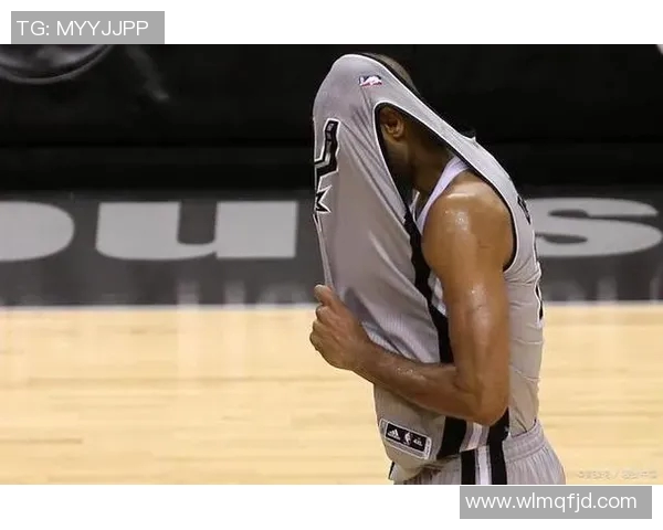 马刺队摆烂策略再度升级波波维奇因轮休主力被罚款引发热议 马刺队摆烂策略再度升级波波维奇因轮休主力被罚款引发热议