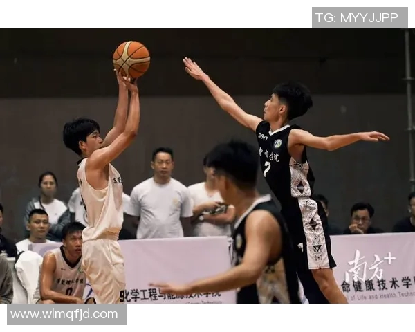 广东宏远迎战台湾璞园争夺篮球荣耀精彩对决引发球迷热烈期待 广东宏远迎战台湾璞园争夺篮球荣耀精彩对决引发球迷热烈期待