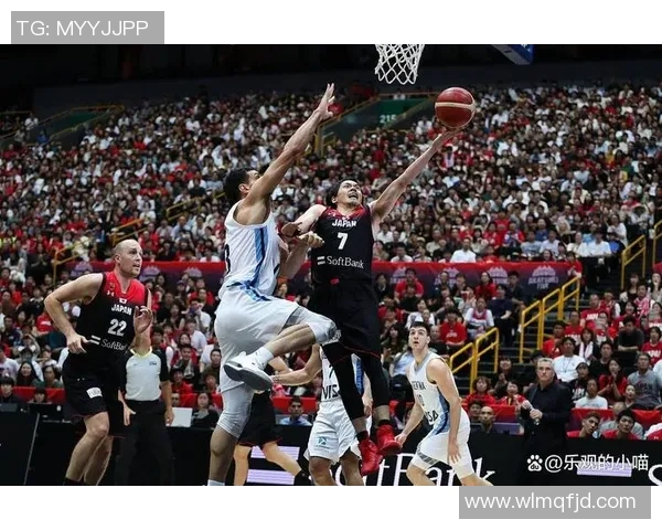 快船与掘金第五场激战回顾势均力敌的巅峰对决引发球迷热议 快船与掘金第五场激战回顾势均力敌的巅峰对决引发球迷热议