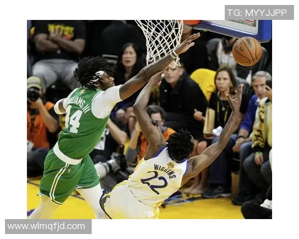 罗伯特威廉姆斯三世的篮球生涯与未来发展展望 罗伯特威廉姆斯三世的篮球生涯与未来发展展望