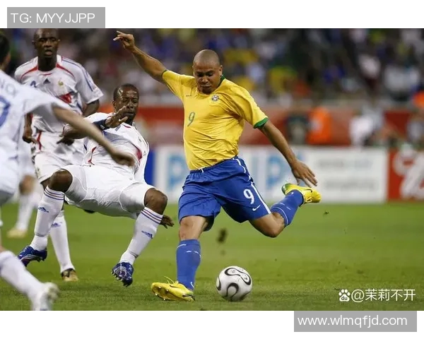 列夫雅辛的传奇人生与足球艺术的完美结合探索